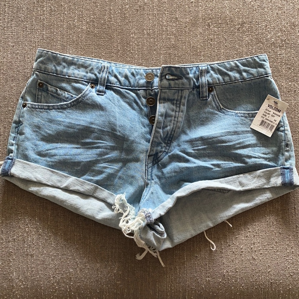 Volcom shorts